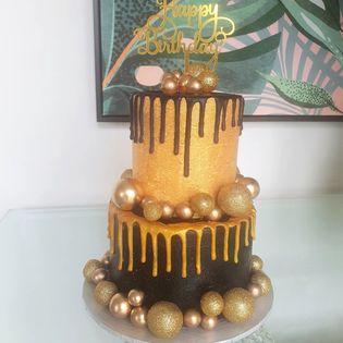 black and gold custom cake