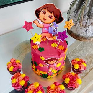 Dora Cake set (Cake + 6 cupcakes)