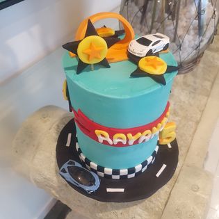 Hot Wheels Cake