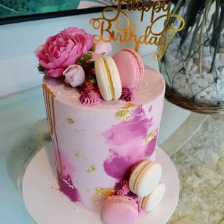 Macaron Cake