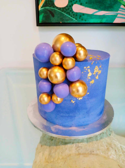 Gold Baubbles Cake